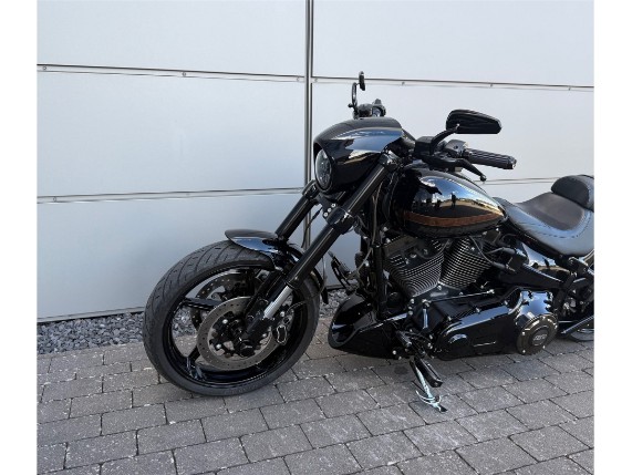 Harley-Davidson Pro Street Breakout, 0005740