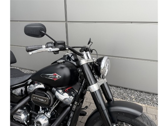 Harley-Davidson Slim, 0009876