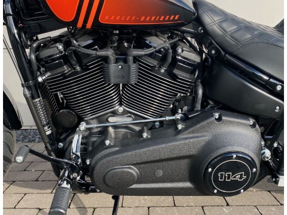 Harley-Davidson Street Bob 114 Umbau 200er TTS, 5HD1YYK49NS053861