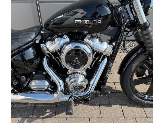 Harley-Davidson Street Bob 117, 0010221