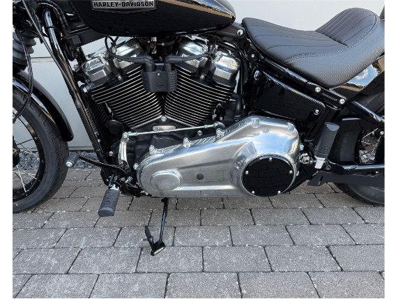 Harley-Davidson Street Bob 117, 0010262