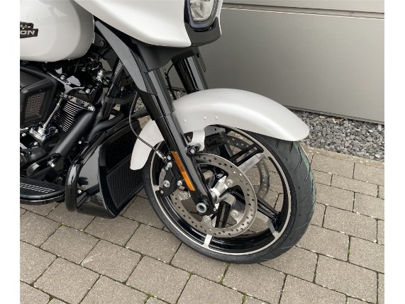 Harley-Davidson Street Glide, 0009909