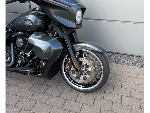 Harley-Davidson Street Glide Limited 117, 0010188