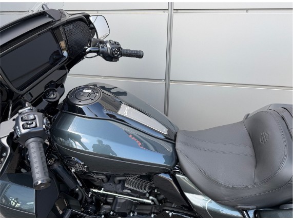 Harley-Davidson Street Glide Limited 117, 0010188