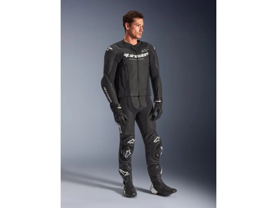 3160126_10_GP_FORCE_V2_LEATHER_SUIT_2_PC_FS_ddddc881-eb6d-4867-a49f-6bb72a7c143d