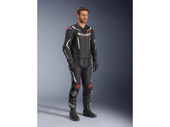 3160126_1231_GP_FORCE_V2_LEATHER_SUIT_2PC_FS_b7d27b4d-df6b-462e-8817-a4b80563b77c