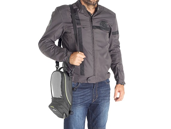 EA138_dressedy8J5zBJB5wj44