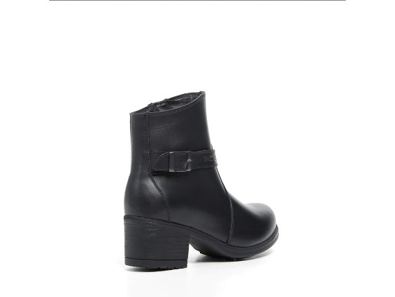 Screenshot 2022-02-10 at 17-16-46 1080x1080-DAINESE22TCX 000057F_SN006747_CLOSEUP03_800x jpg (WEBP-Grafik, 800 × 800 Pixel)