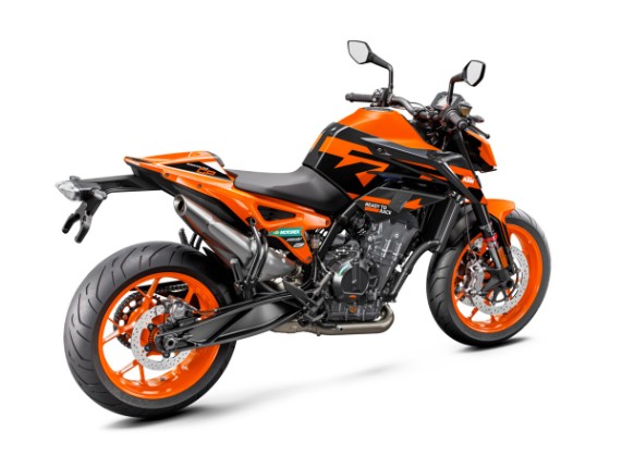424727_MY22 890 DUKE GP ORANGE _45_ Rear-Right_EU_ Global