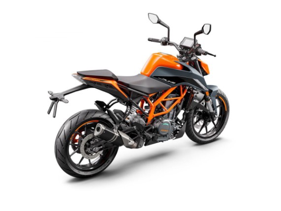 463845_MY23 KTM 390 DUKE_ 45 Degree right rear - INDIA CTG _LIQUID METAL_INDIA