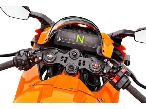 670077_MY26_KTM 990 RC R_STUDIO_EU SPEC_STUDIO_EU_GLOBAL_2026 Street and Adventure models_KTM 990 RC R