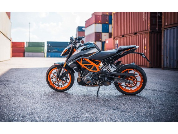 KTM outlets 390 DUKE MODELL 2021 FINANZIERUNGSANGEBOT 1,99% 0 ANZAHLUNG