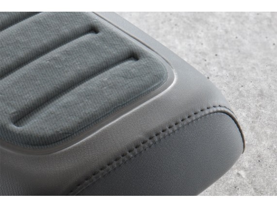 pho_hp_grid_28107947000_ergo_pillion_seat_grid__sall__awsg__v1
