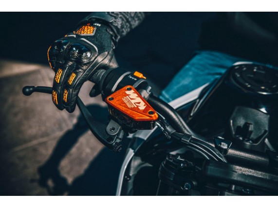 pho_pp_mon_462190_64113903000s__brake_reservoir_cover__mounted__sall__awsg__v1