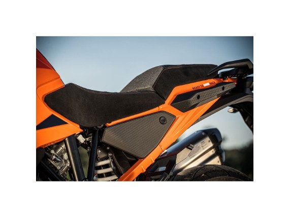 pho_pp_mon_483699_my23_ktm_1290_super_adventure_s___detail___cat_a_eu__global__sall__awsg__v1