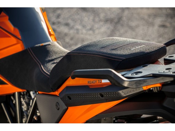 pho_pp_mon_483700_61907947000_61907947005_ergo_pillion_seat__sall__awsg__v1