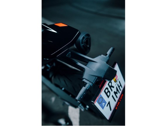 pho_pp_mon_753934_my27_ktm_790_duke_parts_details_europe__global__sall__awsg__v1