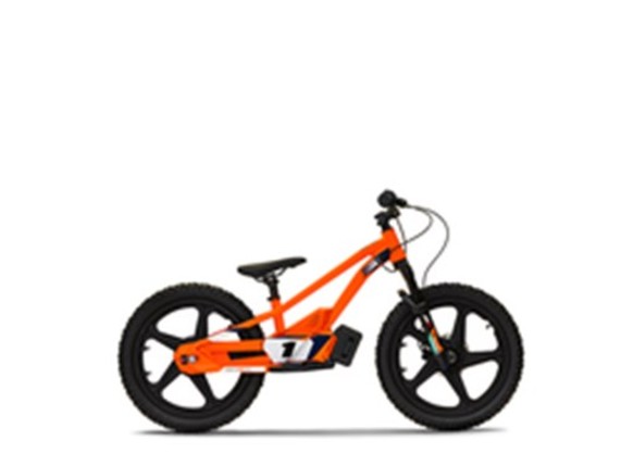 pho_pw_pers_vs_my23_ktm_sx_e_120_90_right__sall__acmsg__v1
