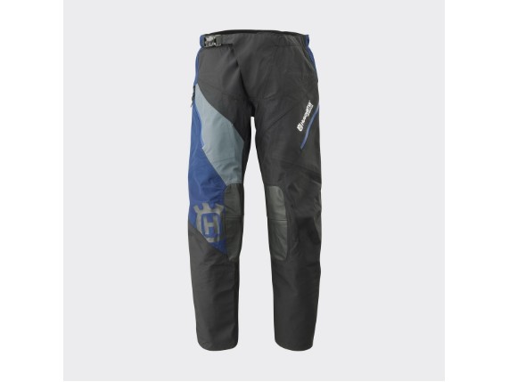 pho_hs_pers_vs_118519_3hs23001040x_gotland_pants_wp_front__sall__awsg__v1