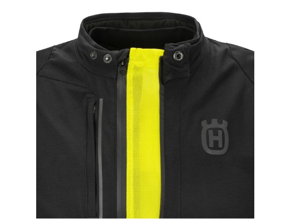 pho_hs_pers_vs_168122_3hs25000310x_hastighet_k_hydratech_jacket___sall__awsg__v1