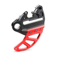 Bremssattelträger mit Bremsscheibenschutz