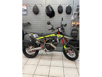 XMF 125 Motard 4T Competition
