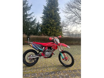 MC 450 F  / 2022