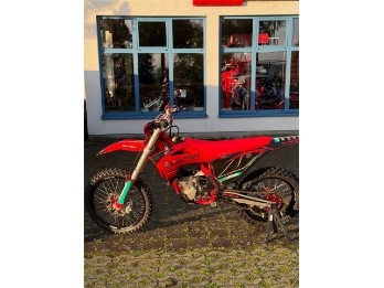 MC 450 F  / 2022
