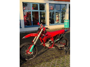 MC 450 F  / 2022