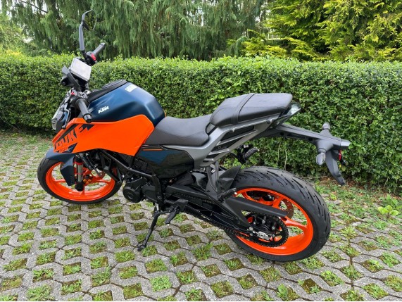 KTM 125 Duke, VBKJPA402RN053491