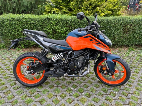KTM 125 Duke, VBKJPA402RN053491