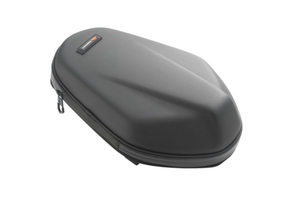 pho_pp_nmon_64107951000_pillion_seat_bag_studio_pictures_street__sall__awsg__v2