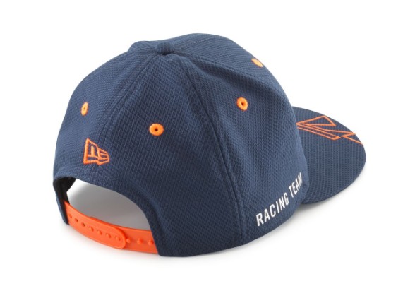 pho_pw_pers_rs_415917_3rb220026800_3rb220027200_replica_team_flat_cap_back__sall__awsg__v1