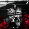 Totenkopf Anhaenger mit Krone und schwarzen Augen aus Edelstahl Totenkopfschmuck Kettenanhaenger Damen Herren Rockyfy 01