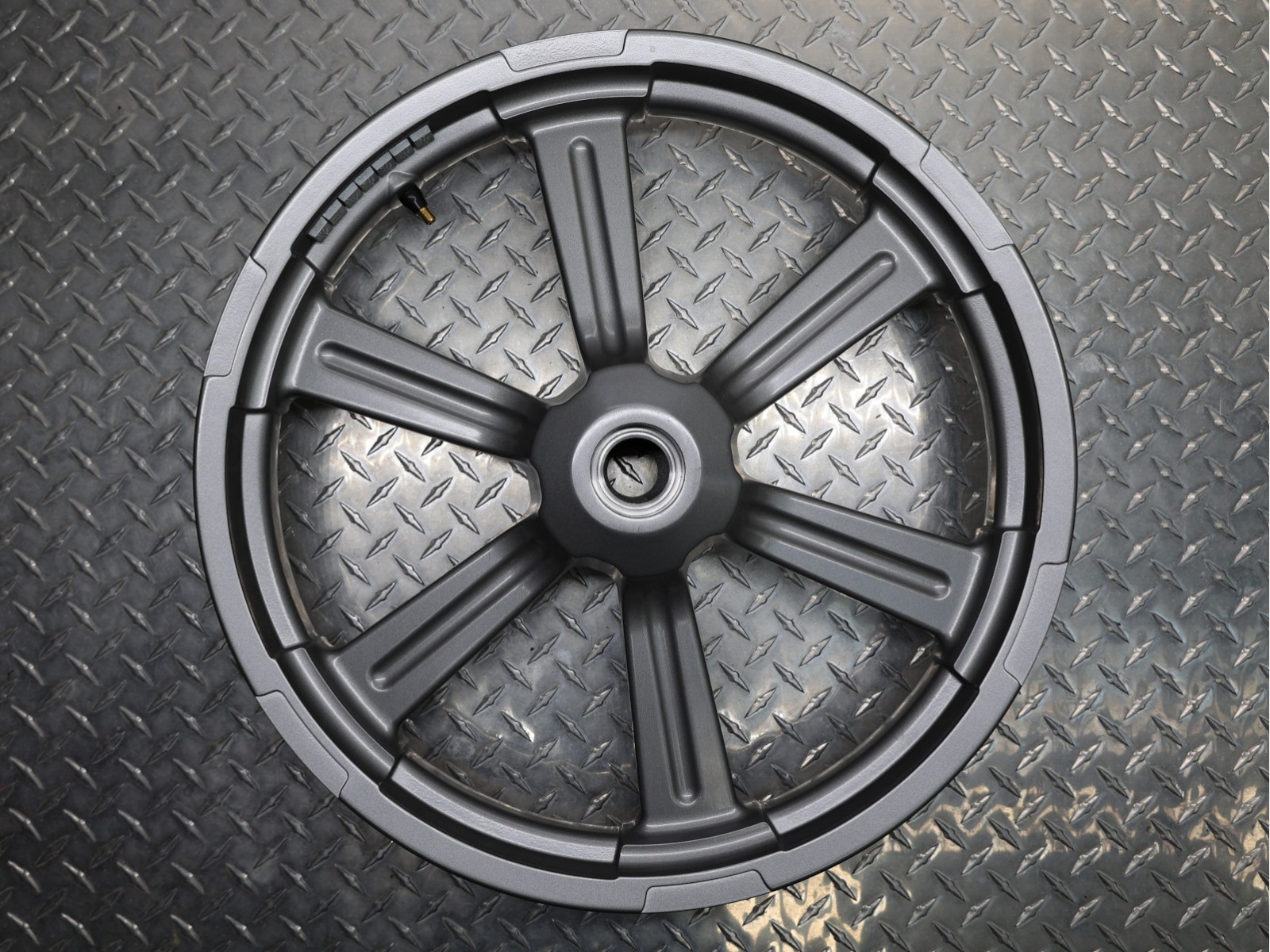Harley-Davidson Softail standard rim front wheel OEM43300948