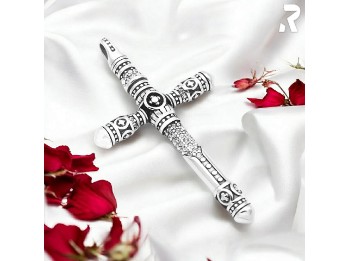 Edelstahl Kreuz Anhänger "White Cross" Eleganter Kreuzschmuck mit schwarzen Kristallen