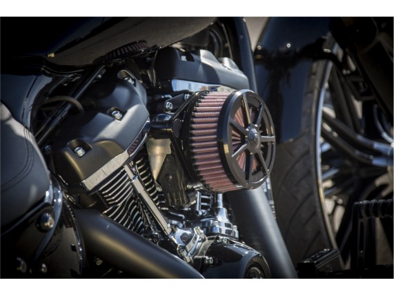 Harley-Davidson_Breakout_-_Milwaukee_8_-_schwarz-Ape-051