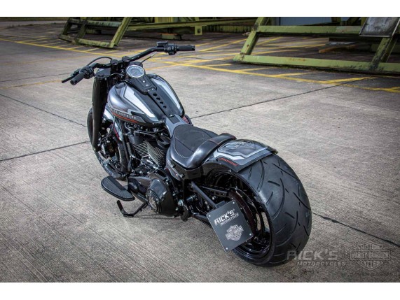 Harley-Davidson-Fat-Boy-Custom-Ricks-003-1