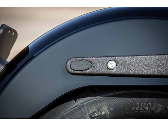 Harley-Davidson_-_Lowrider_S-Milwaukee-Eight-Sons_of_Anachie-Ricks-008