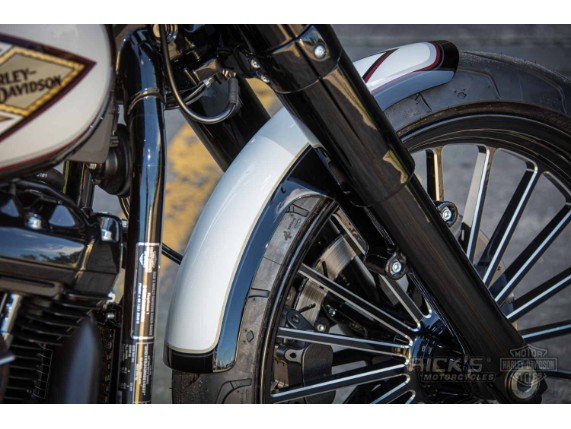 Harley-Davidson-M8-Softail-Slim-Bobber-Ricks036