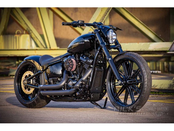 Harley-Davidson-Milwaukee-Eight-Breakout-black-005