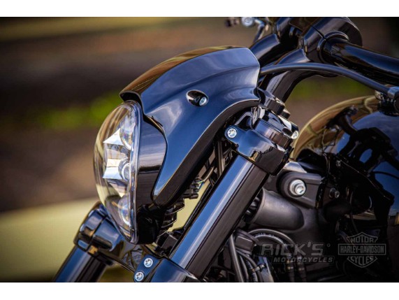 Harley-Davidson-Milwaukee-Eight-Breakout-black-040