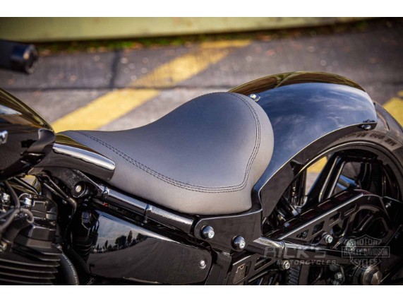 Harley-Davidson-Milwaukee-Eight-Breakout-black-046