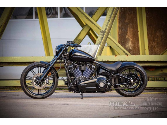 harley-davidson-milwaukee-eight-breakout-black-049