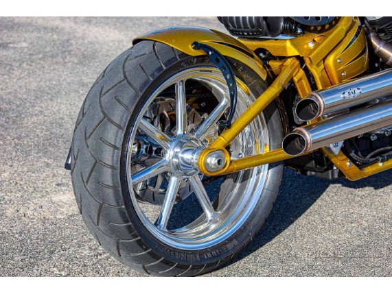 Harley-Davidson-Softail-Slim-Bobber-081