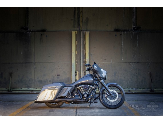 Harley-Davidson_Street_Glide-Custom-Ricks009