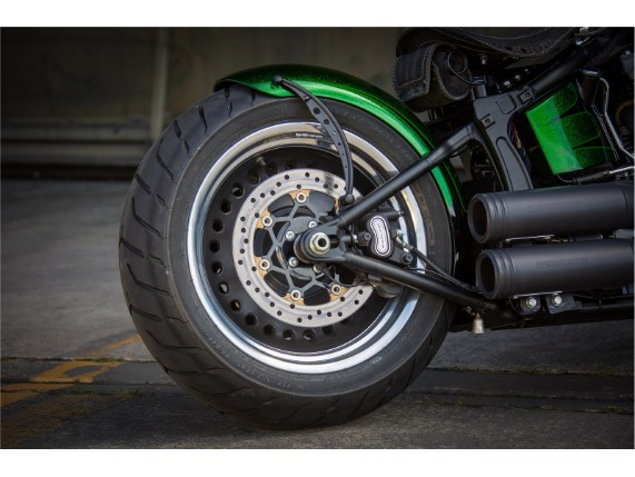 Harley-DAvidson_TwinCam_Softail_Slim_Bobber-014