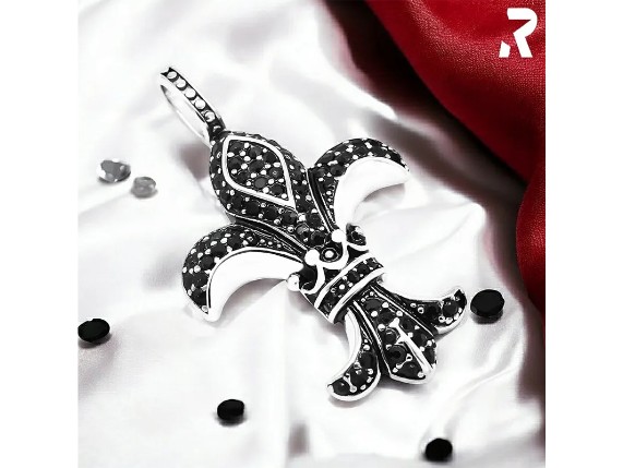 Kettenanhaenger Lilie Fleur de Lis Schwarz Silber mit Steinen Damen Frauen Herren Mnner Rockerschmuck Bikerschmuck Rockyfy 01_800x800 (1)