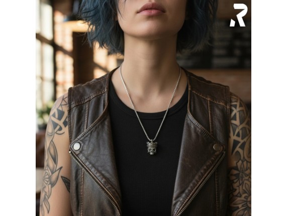 Totenkopf Anhaenger silber edelstahl mit Krone klein schwarze Schmucksteine Dead King Rockyfy 08_(1)_1920x1920