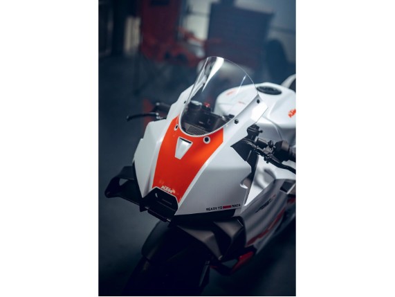 pho_pp_mon_735443_my26_ktm_990_rc_r_track_parts_details__9_parts_details_parts_details__sall__awsg__v1